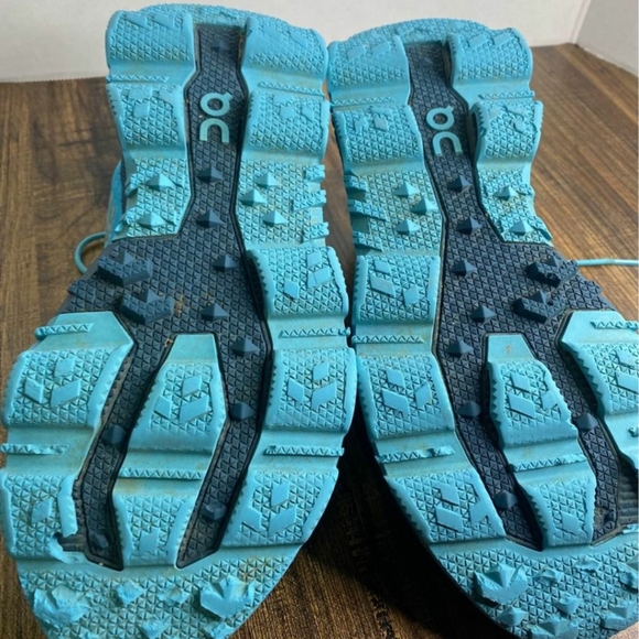 ON womans trail running shoes 7 - Picture 8 of 16